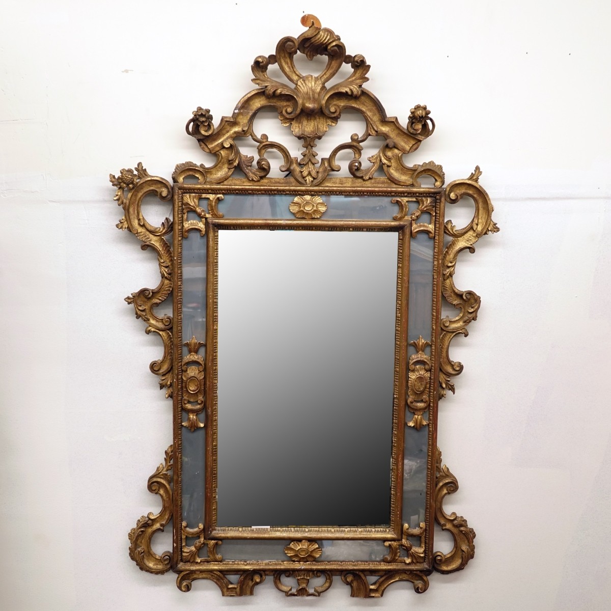 Neoclassical Mirror