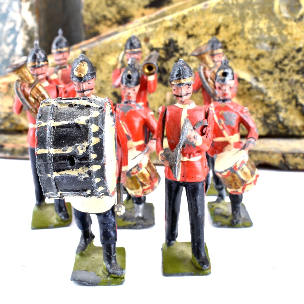 White Metal Toy Soldiers with Castle 45 Soldiers