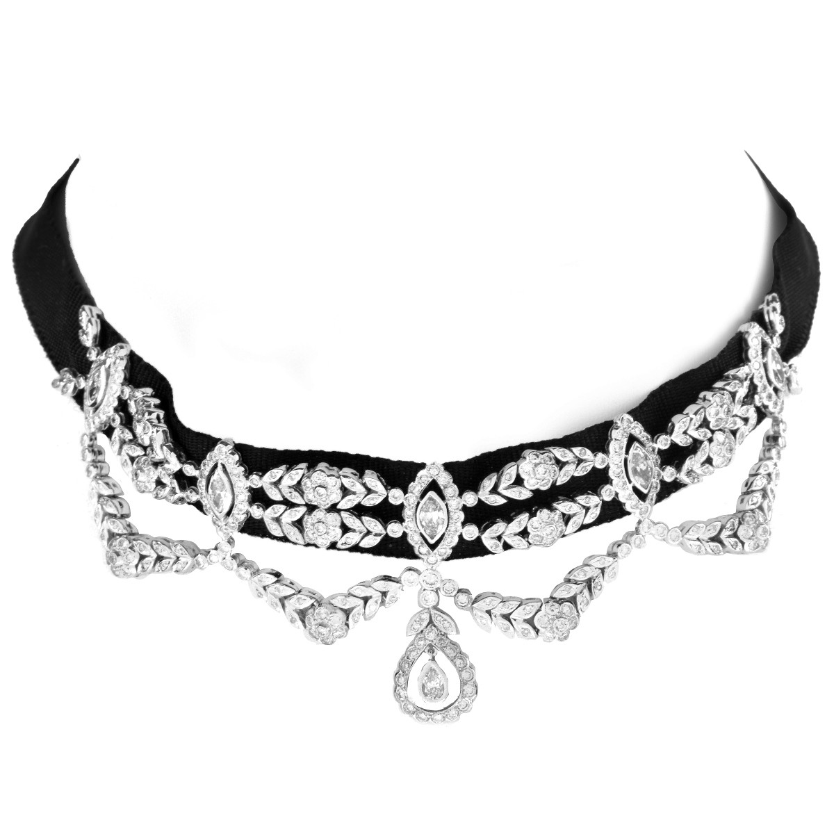 Edwardian Design Diamond and 18K Necklace