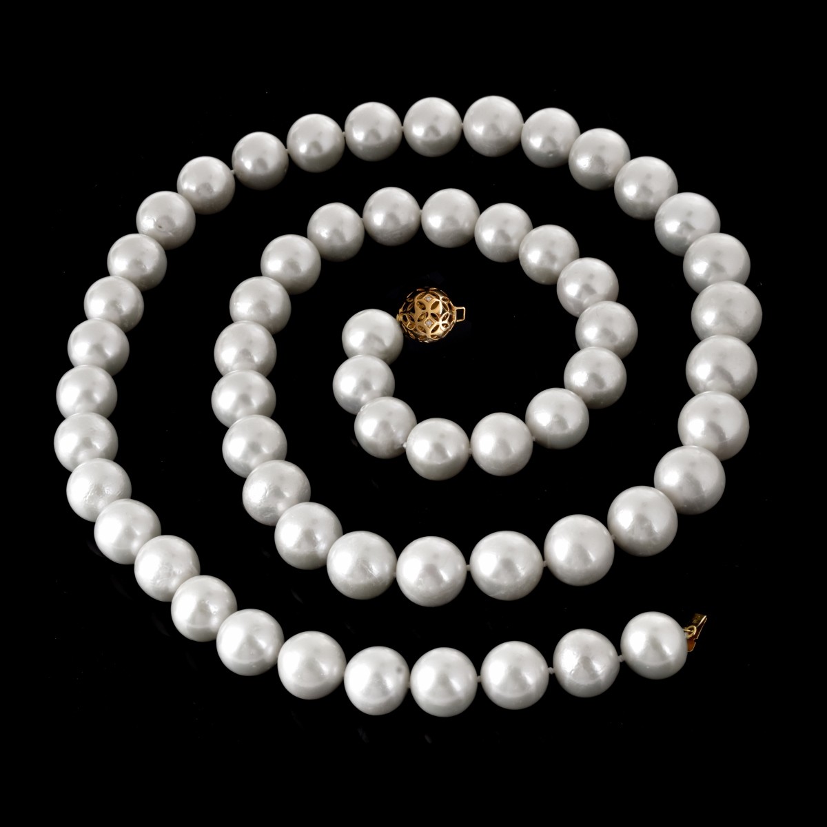 South Sea Pearl Necklace | Kodner Auctions