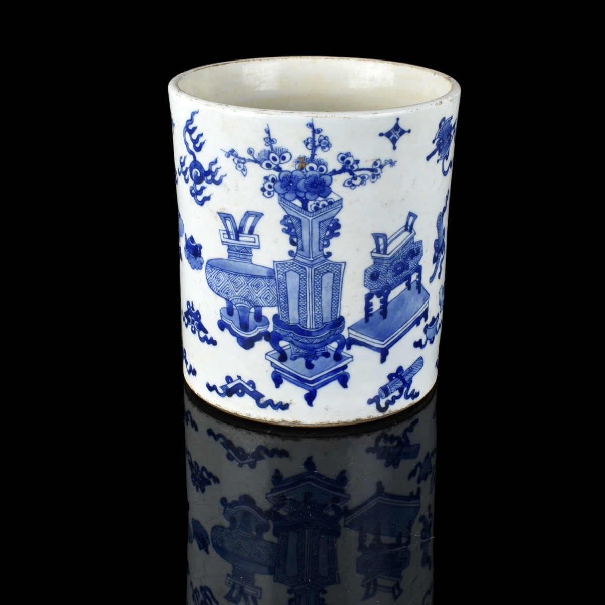 Chinese Porcelain Brush Pot.