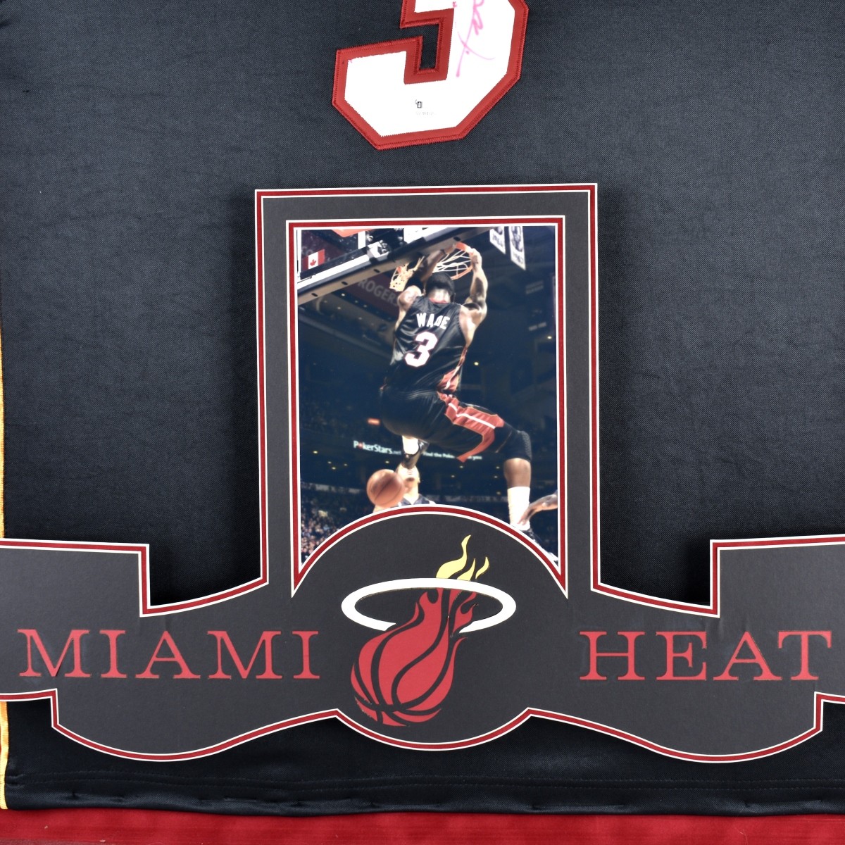 Global Authentic Autographed Dwyane Wade Jersey