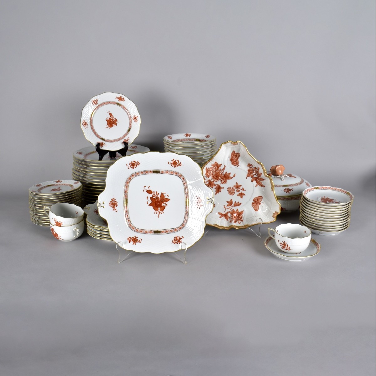Herend Chinese Bouquet Dinner Service
