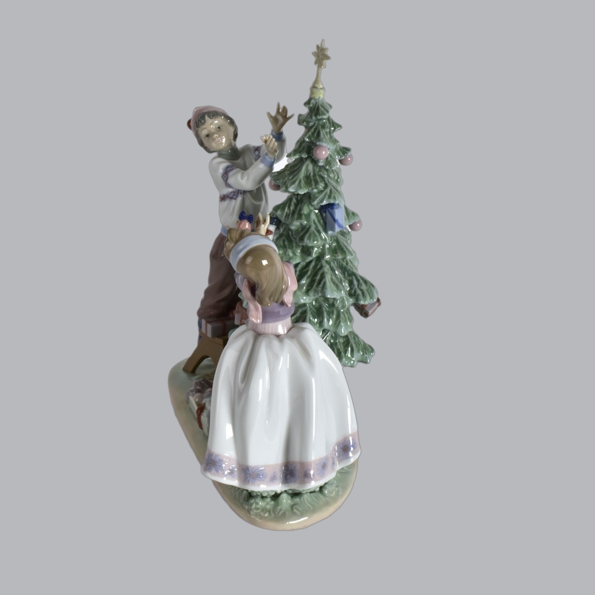 Lladro "Trimming The Tree" Group