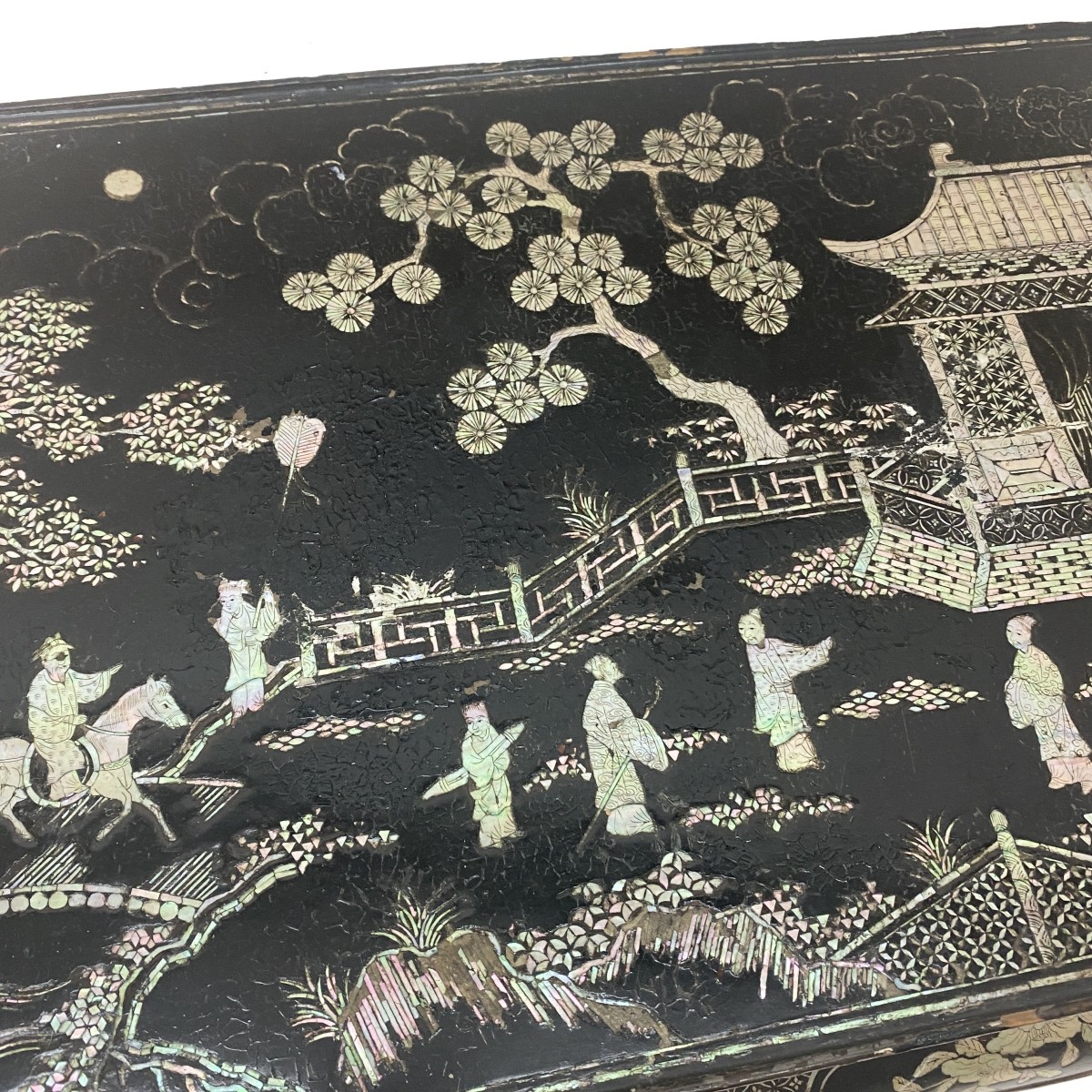 18/19C Chinese Black Lacquer MOP Table