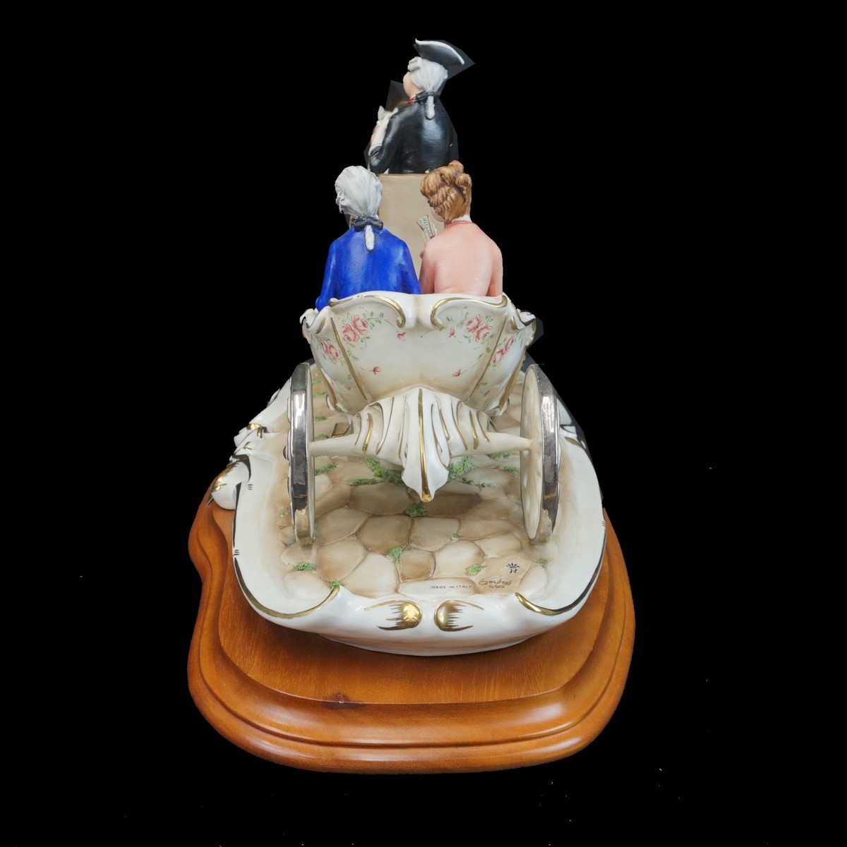 Capodimonte Figurine Chariot