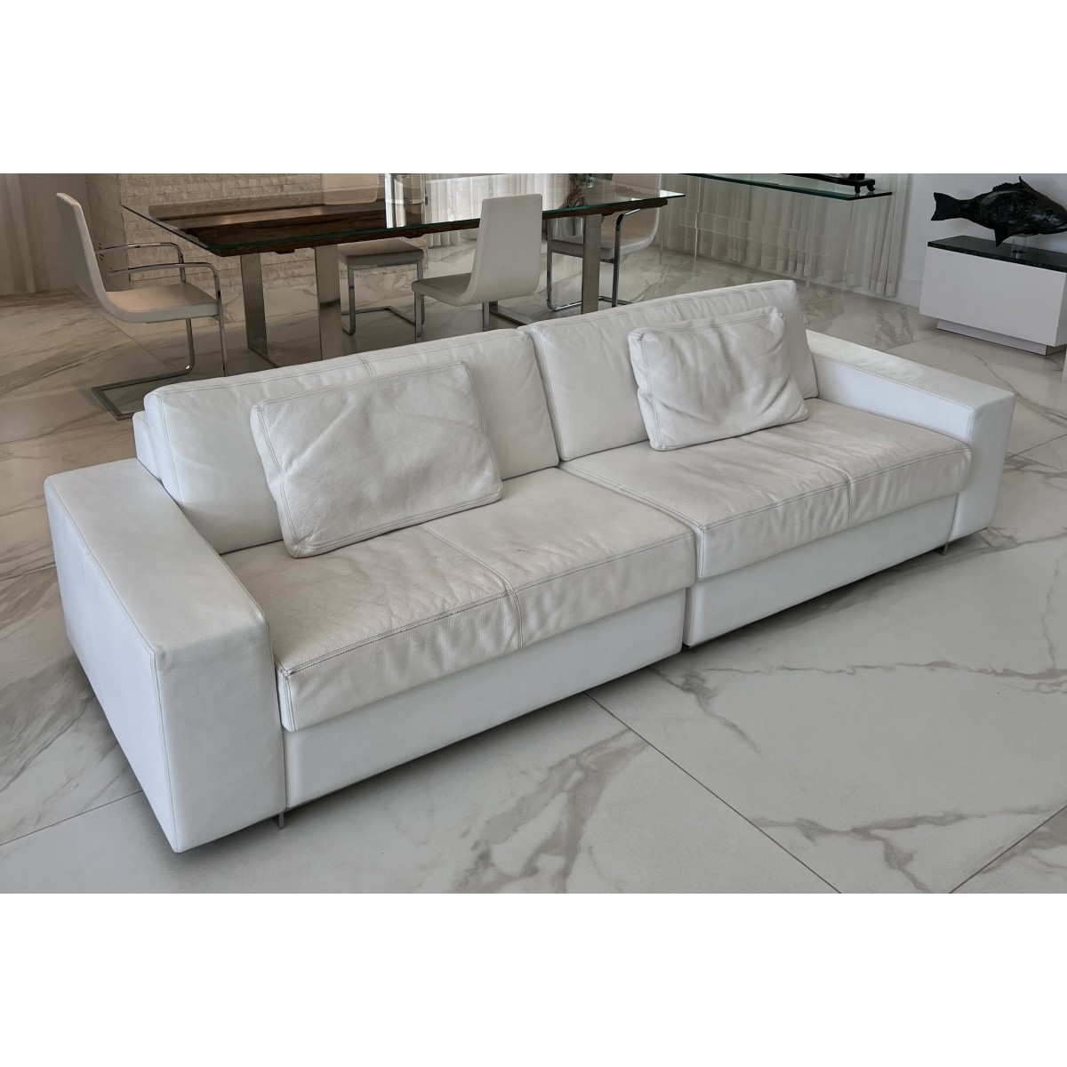 Artefacto Modern Leather Couch