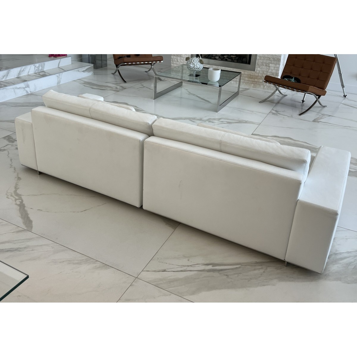 Artefacto Modern Leather Couch