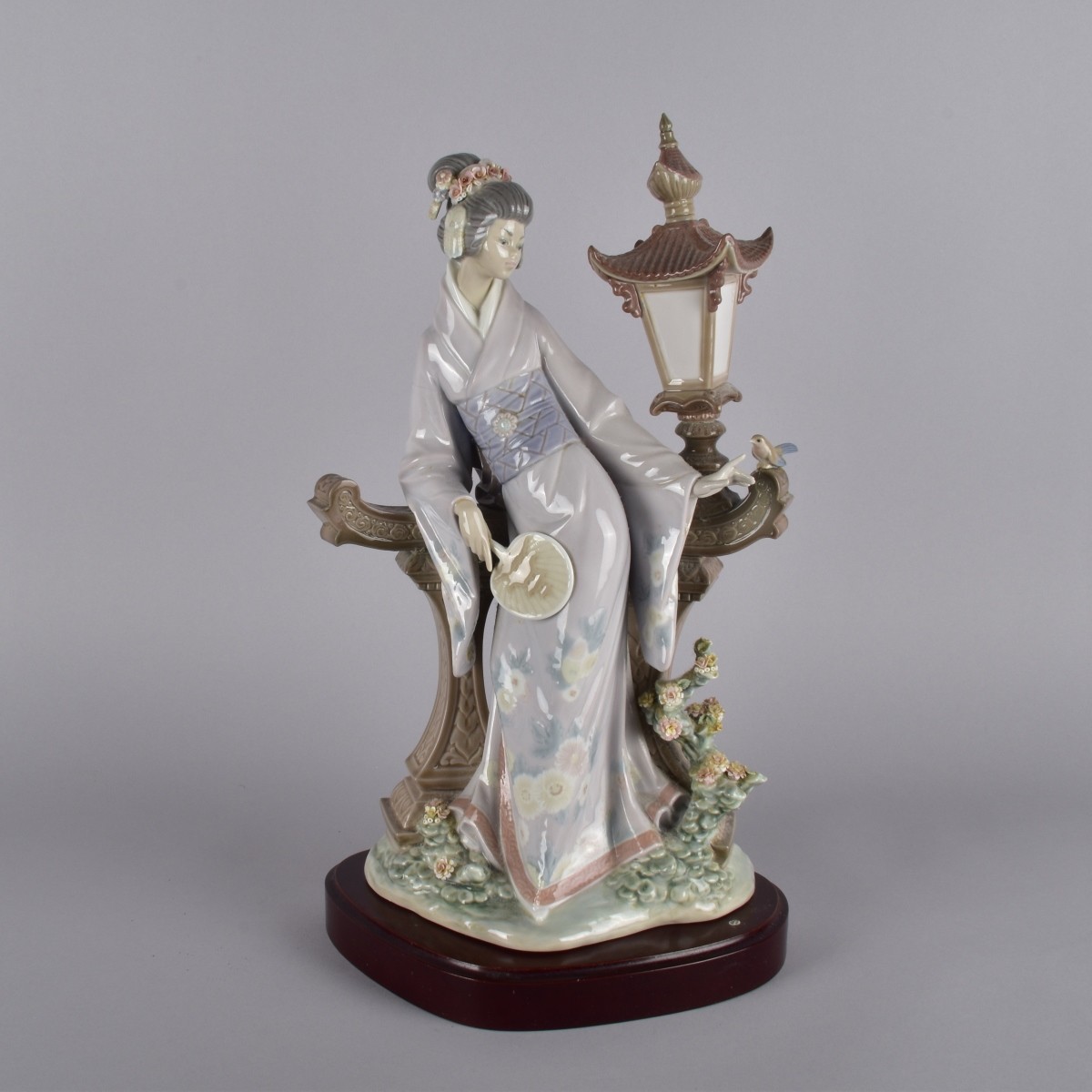 Lladro Porcelain Mariko Balaustrada