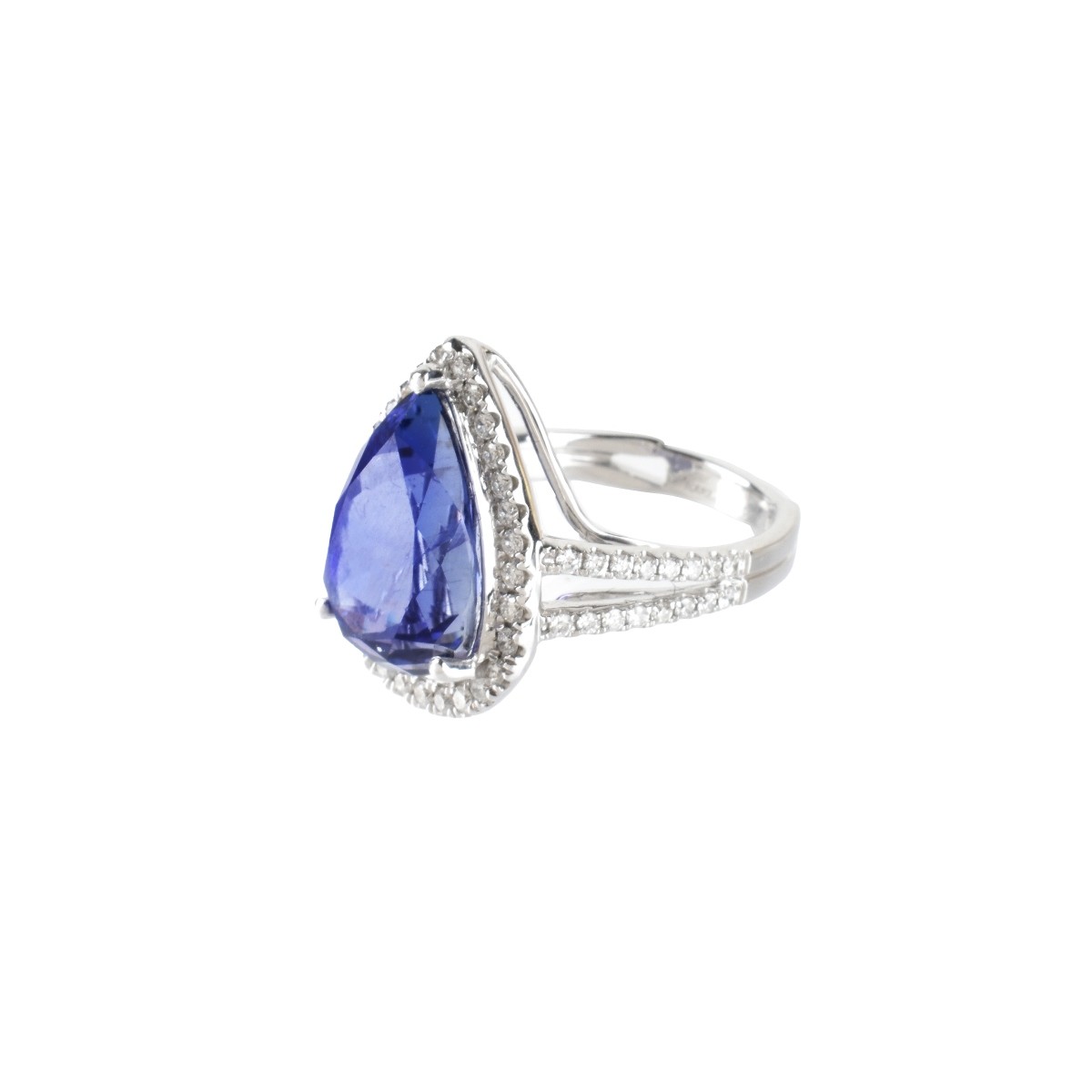 Tanzanite, Diamond and 18K Ring