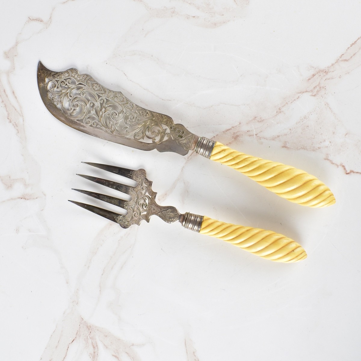 2 pc George Unite Sterling English Fish Set