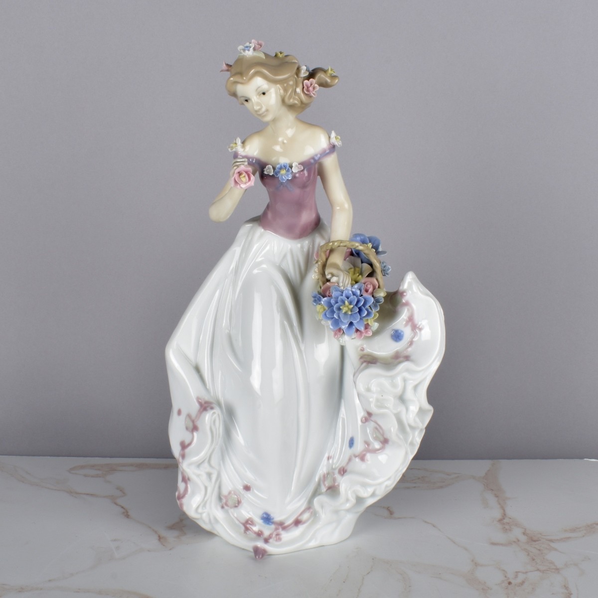 Lladro Syle Porcelian Lady Figurine