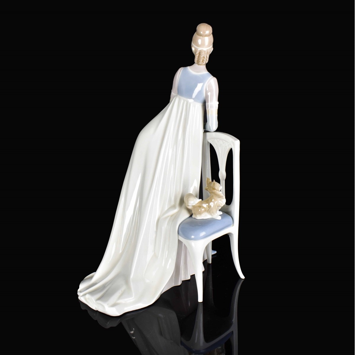 Large Lladro Porcelain Figurine