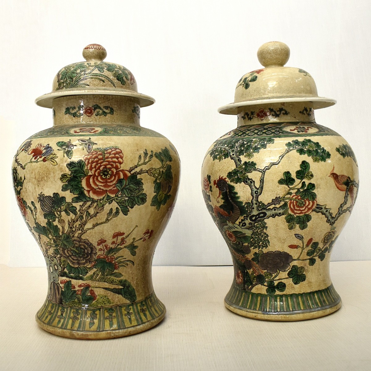 Pair of Chinese Urns