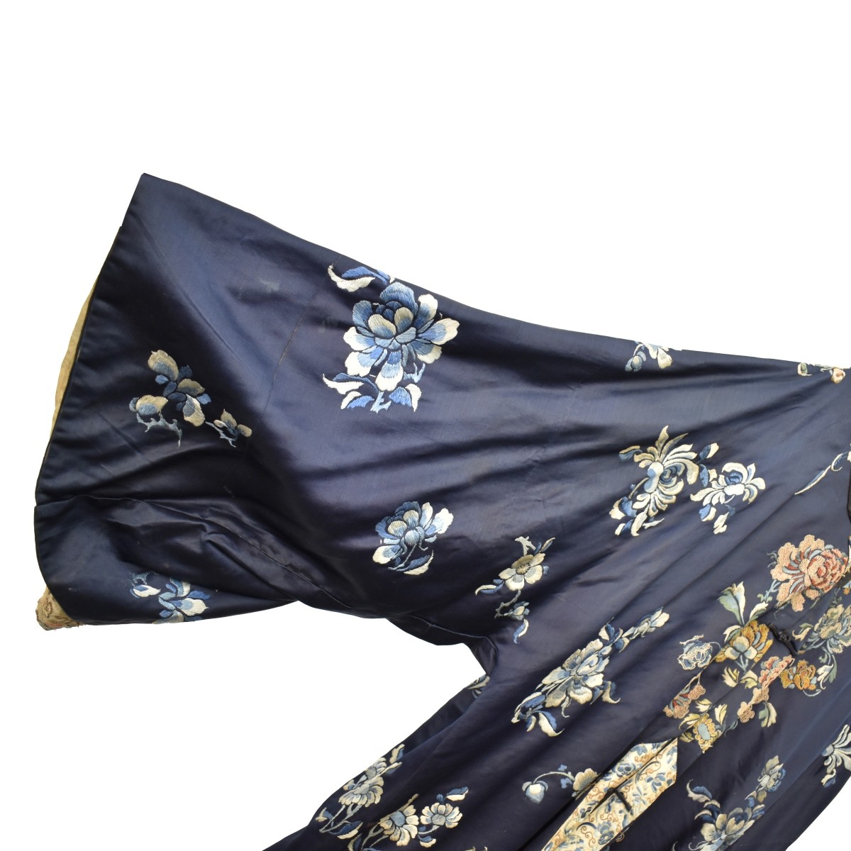 18/19C Chinese Silk Embroidered Robe