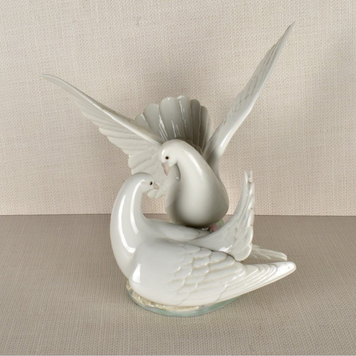 Lladro Figurine of Doves