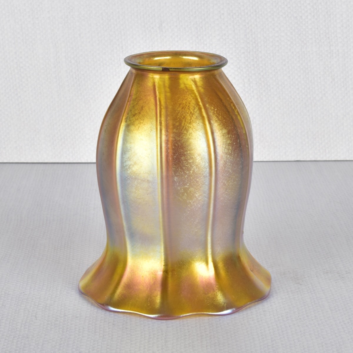 Gold Iridescent "Tulip" Art Glass Shade