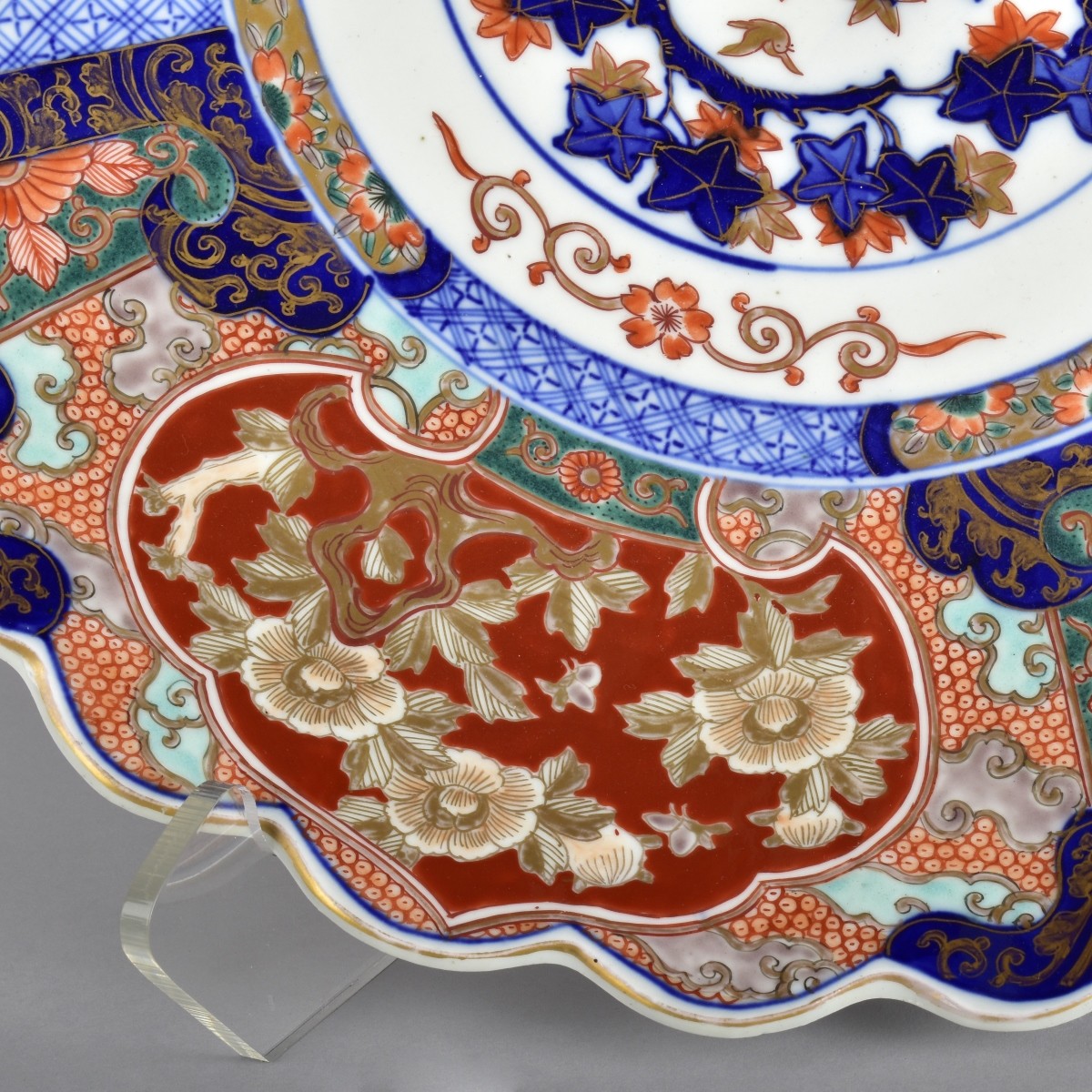 19/20th Century Scalloped Imari Charger