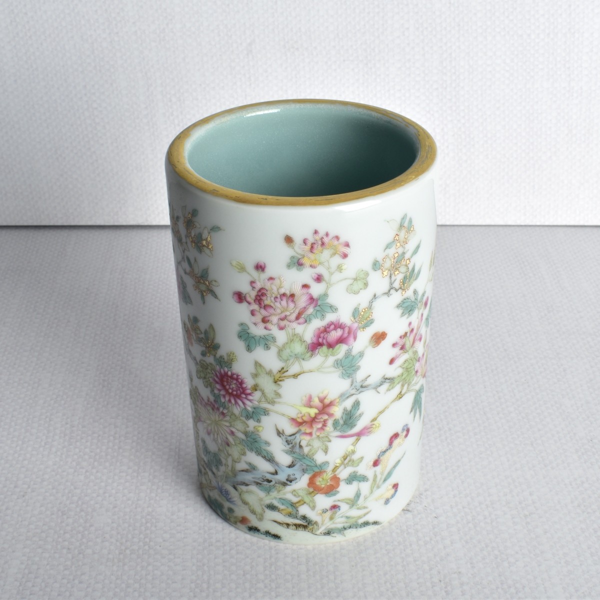 Chinese Rose Medallion Porcelain Vase