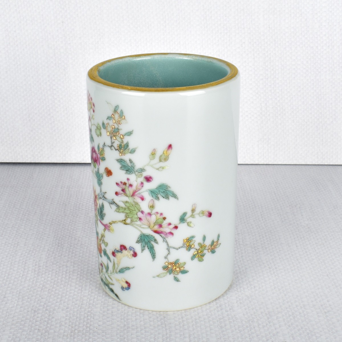 Chinese Rose Medallion Porcelain Vase