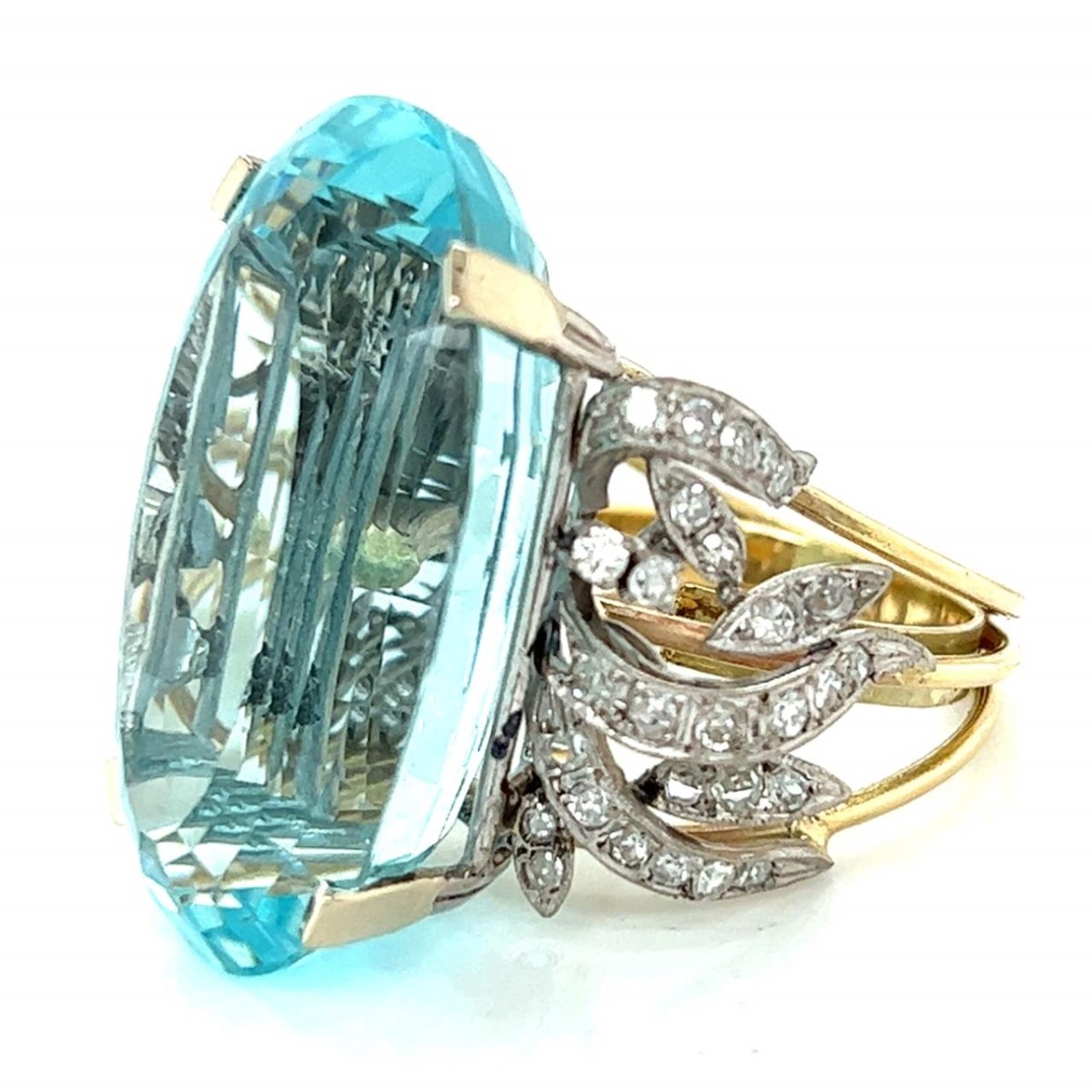 Aquamarine, Diamond and 18K Ring