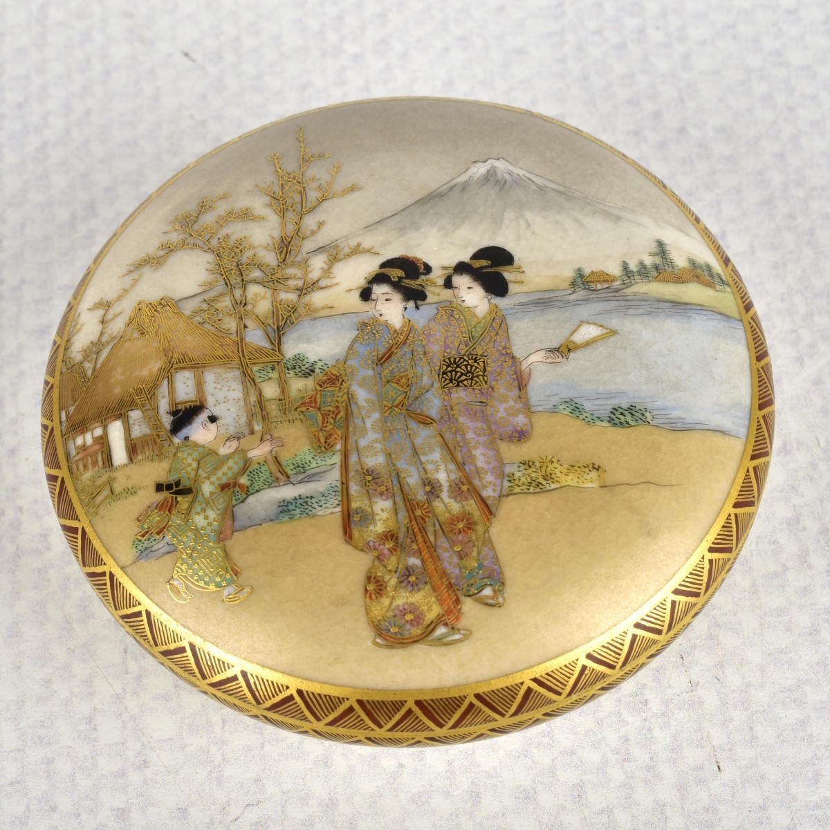 Japanese Satsuma Earthenware Circular Box