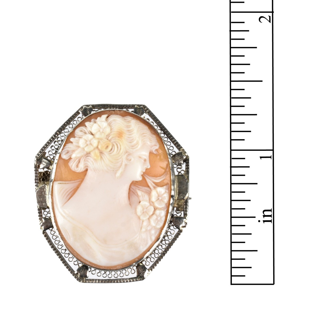 Cameo and 14K Brooch