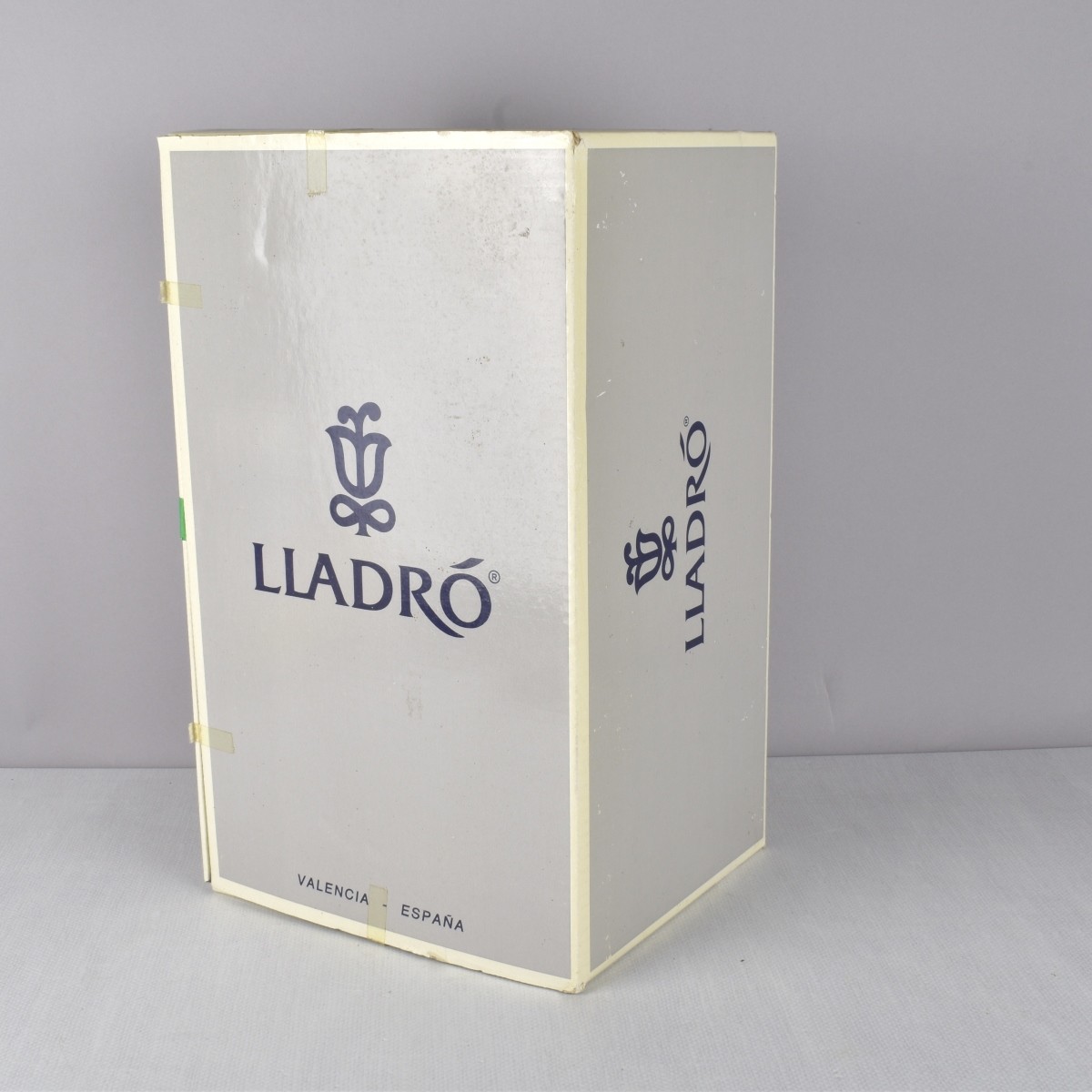 Lladro Glazed Porcelain Figurine