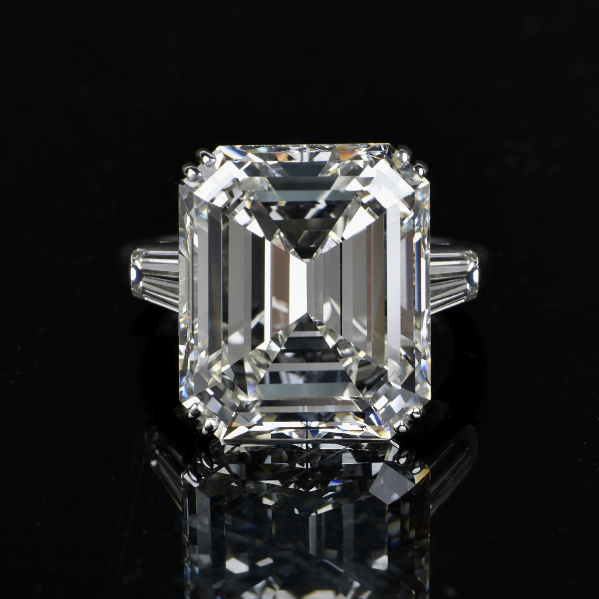 21.99ct Graff GIA Diamond Ring