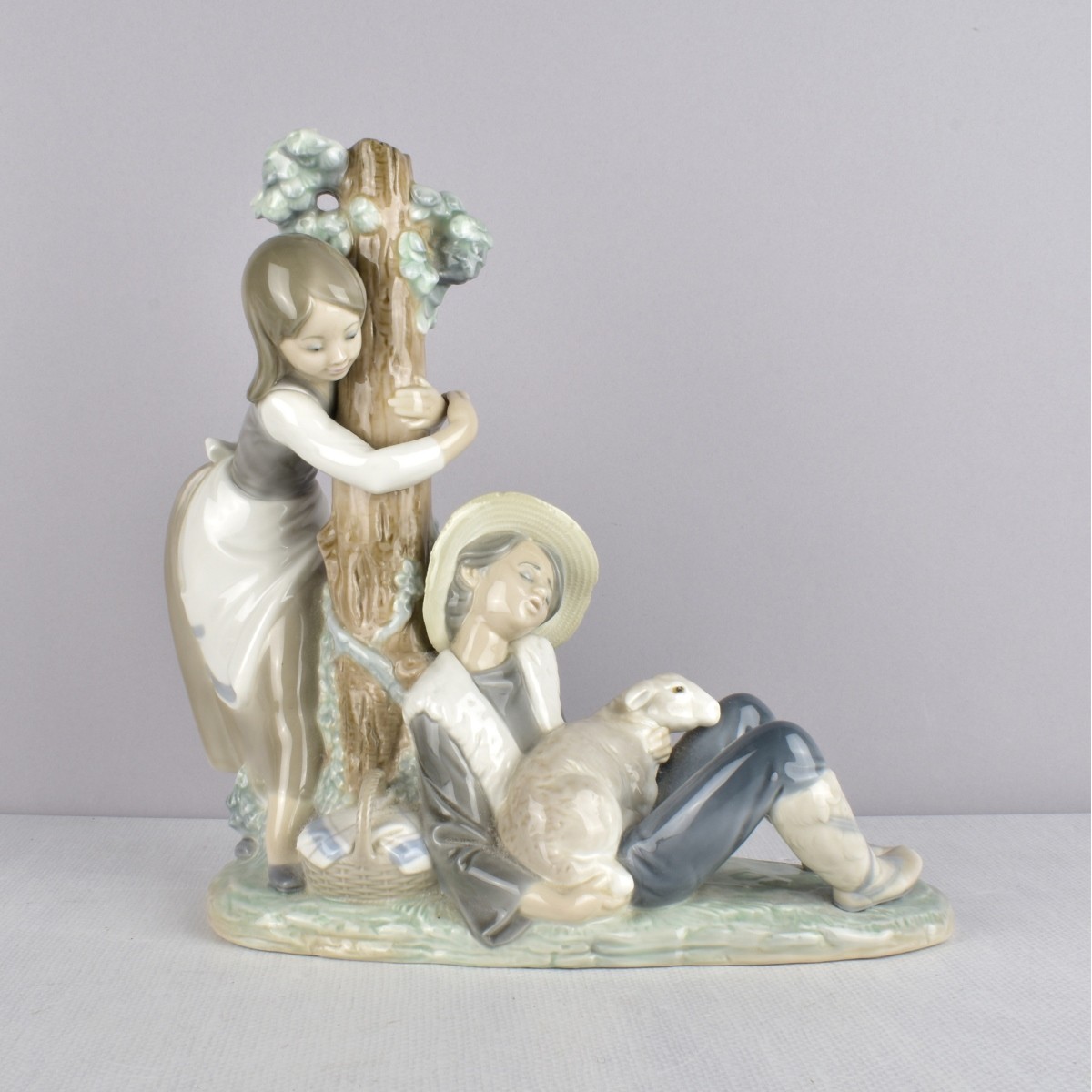 Lladro Glazed Porcelain Figurine