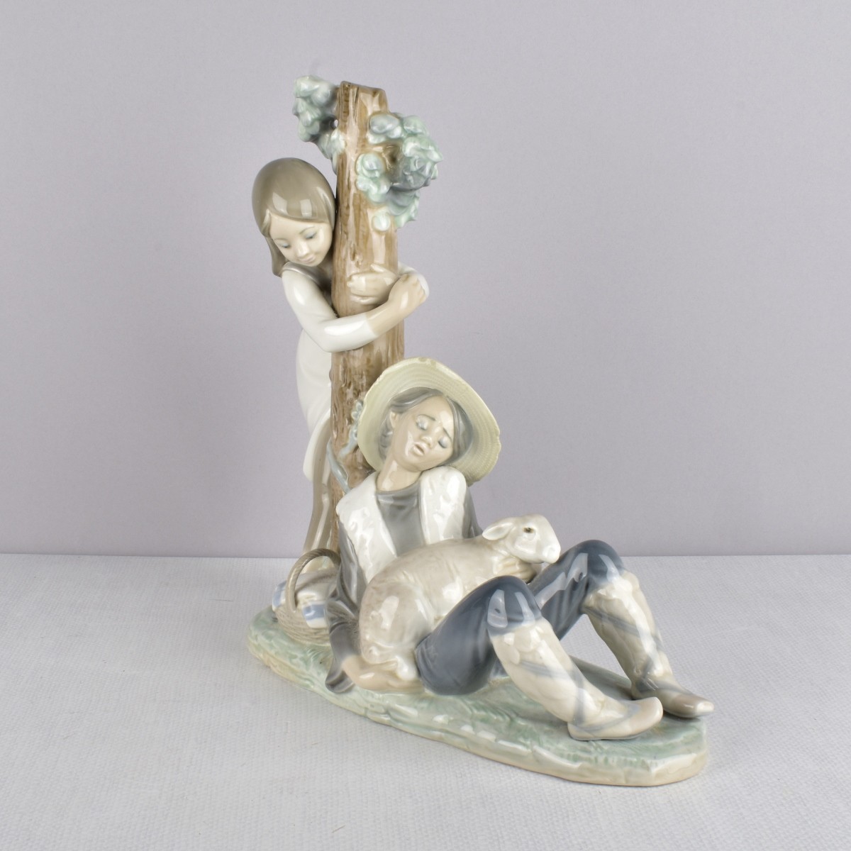 Lladro Glazed Porcelain Figurine