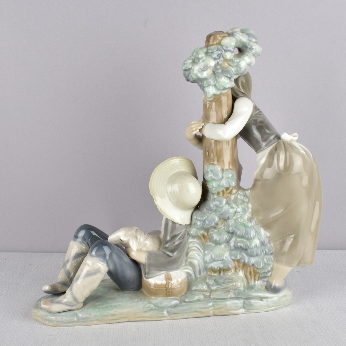 Lladro Glazed Porcelain Figurine