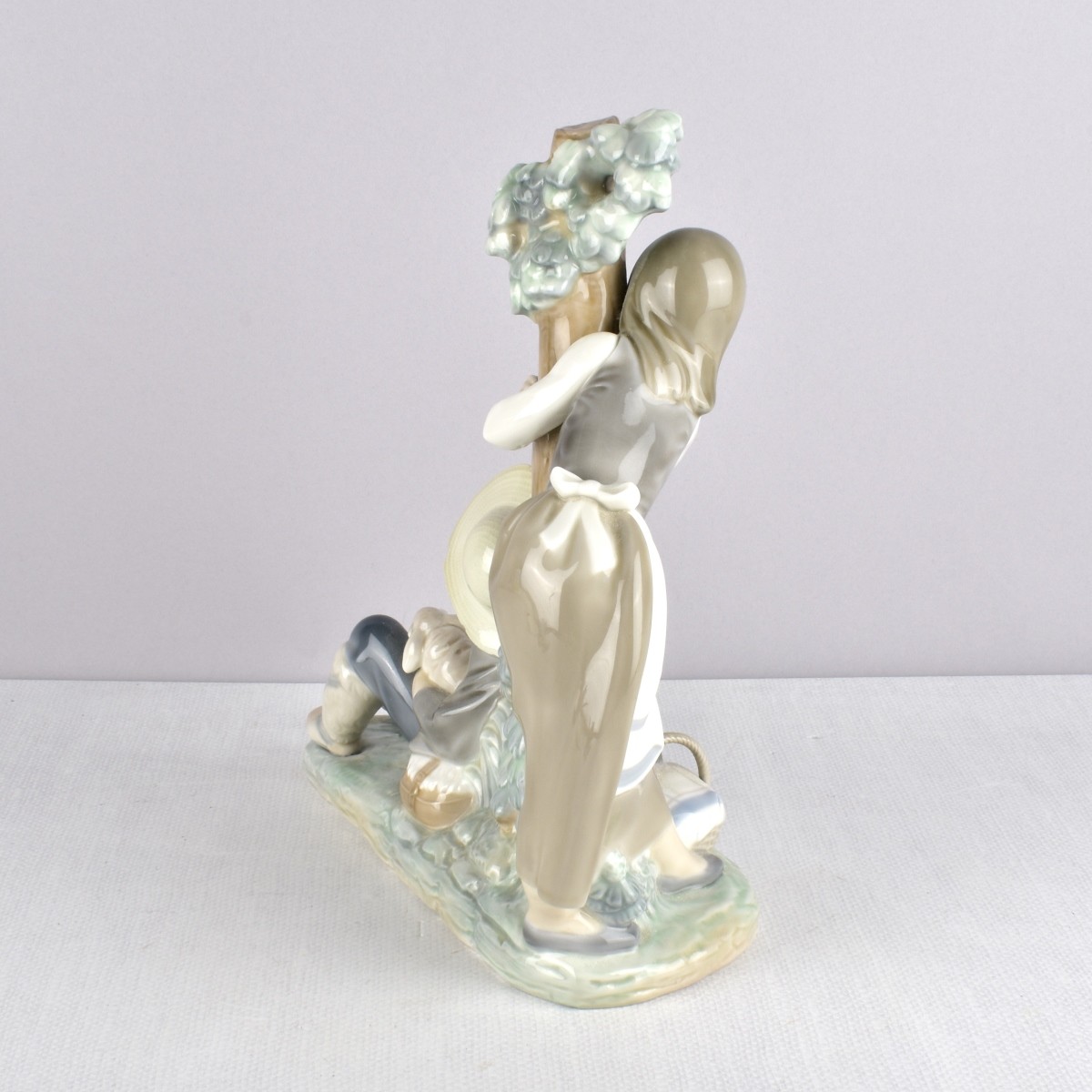 Lladro Glazed Porcelain Figurine