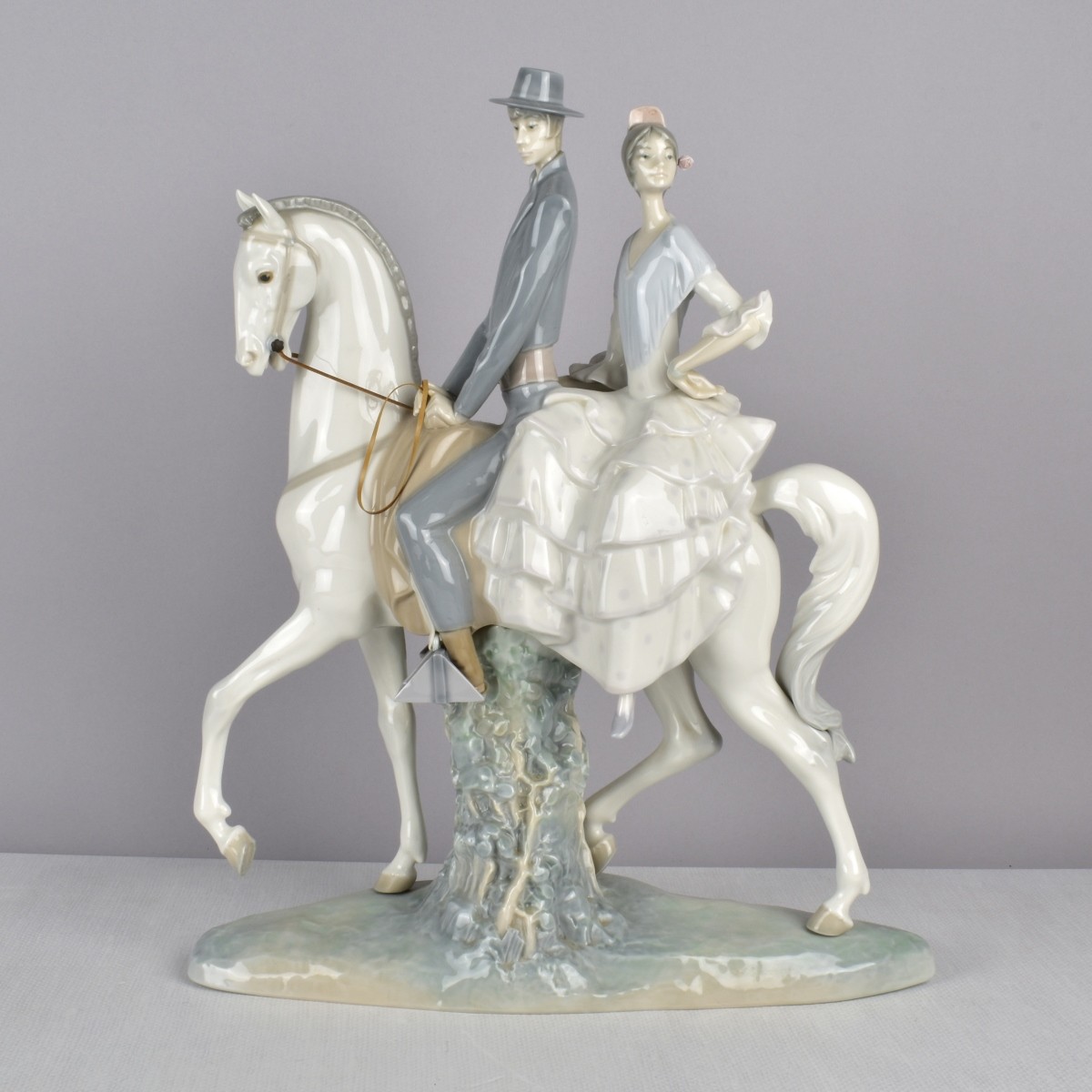 A Large Lladro Glazed Porcelain Figurine