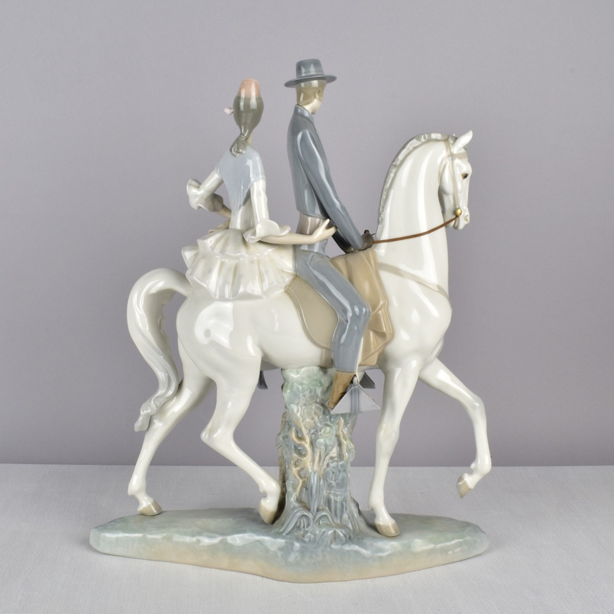 A Large Lladro Glazed Porcelain Figurine