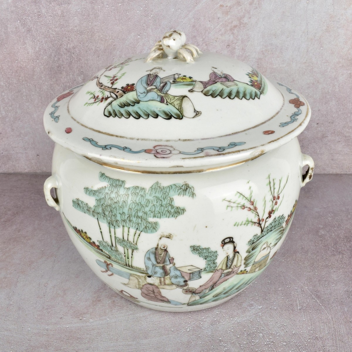 Famille Rose Lidded Congee Pot