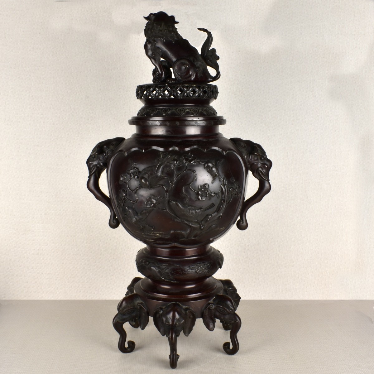 Lg Japanese Meiji Era Covered Bronze Urn