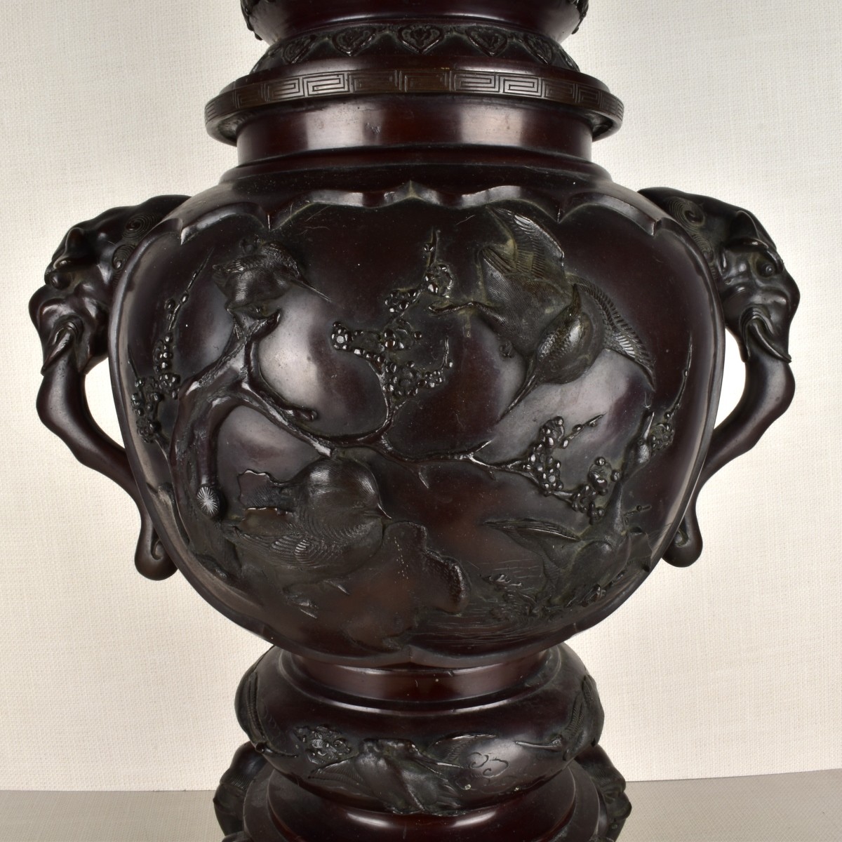 Lg Japanese Meiji Era Covered Bronze Urn