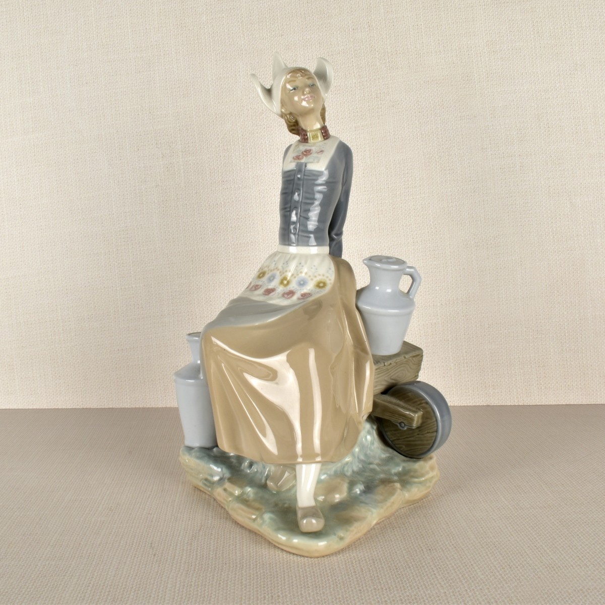 Lladro Large Porcelain Figurine