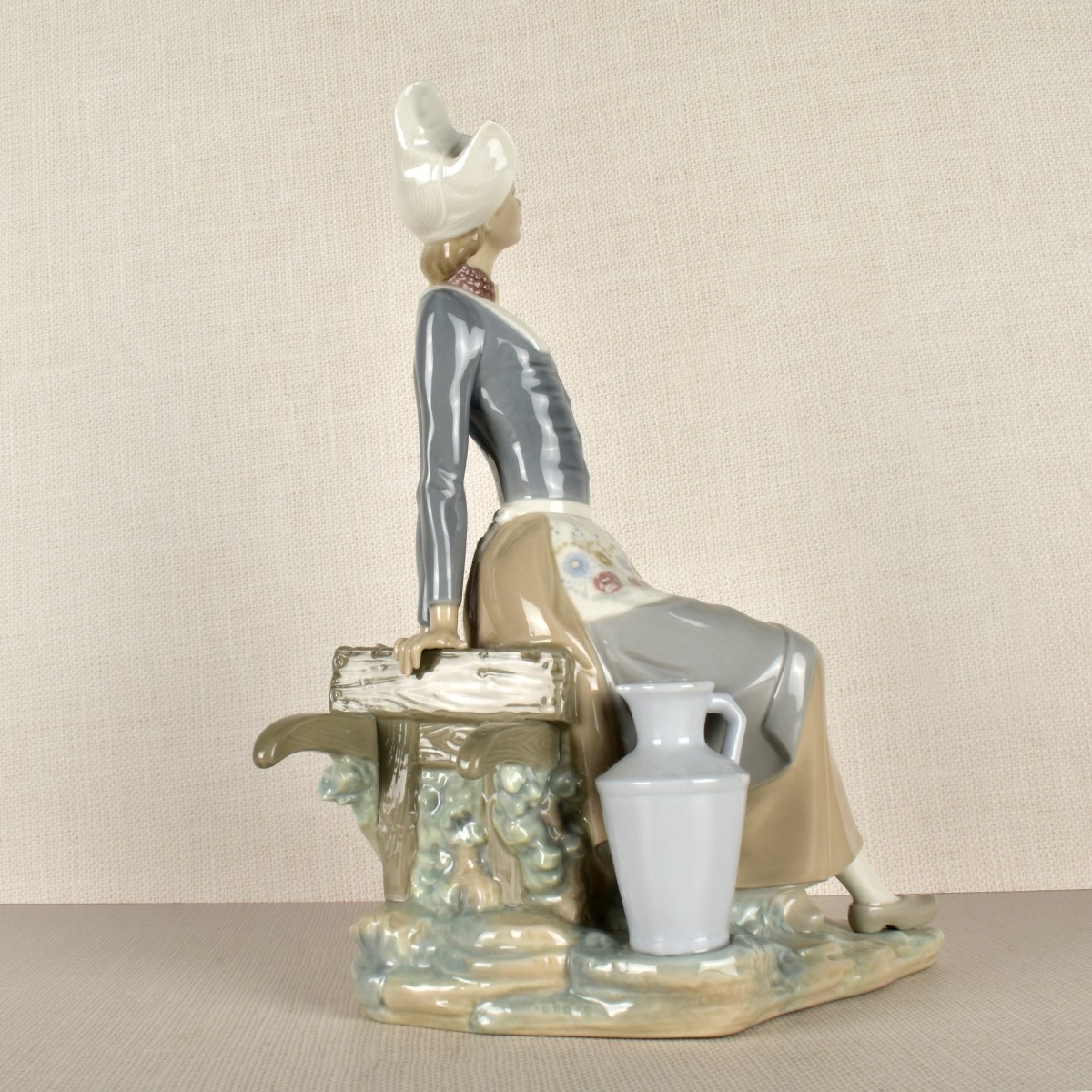 Lladro Large Porcelain Figurine