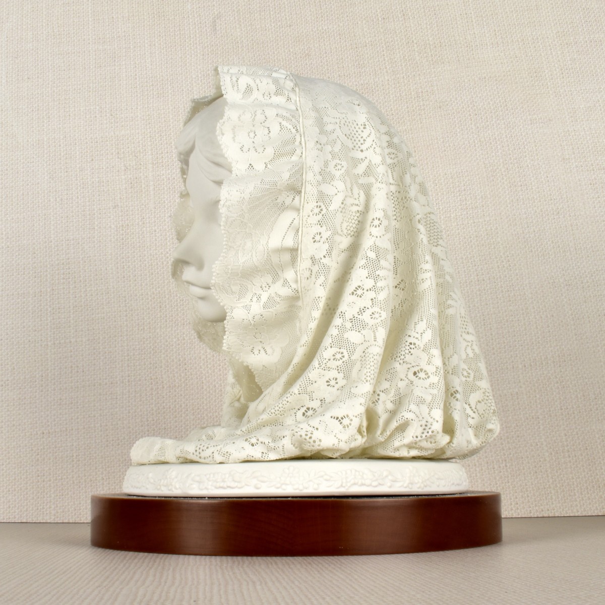 Lladro Figurine of a Lady with Veil