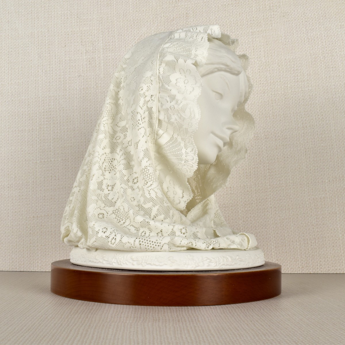 Lladro Figurine of a Lady with Veil