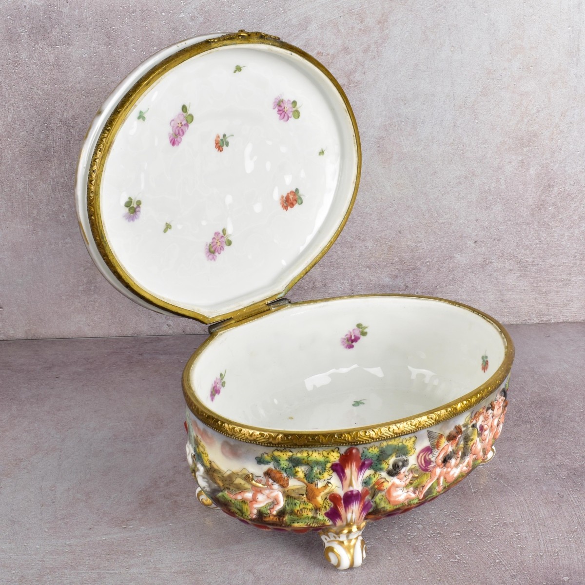 Capodimonte Oval Lidded Box