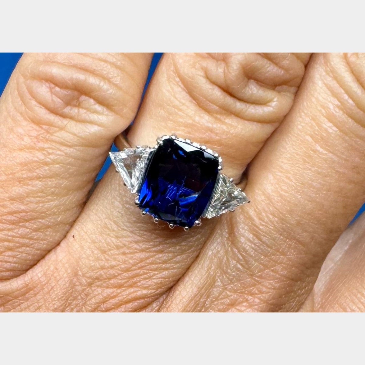 GRS Ceylon Sapphire, Diamond and 18K Ring