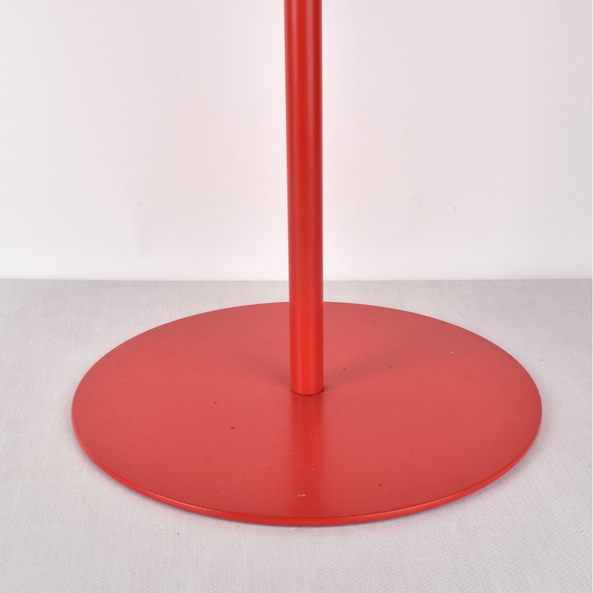 Petta Accent Table in Red