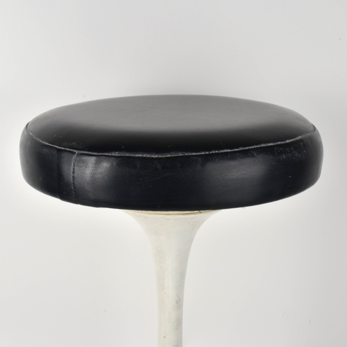 Knoll "Eero Saarine" Tulip Stool