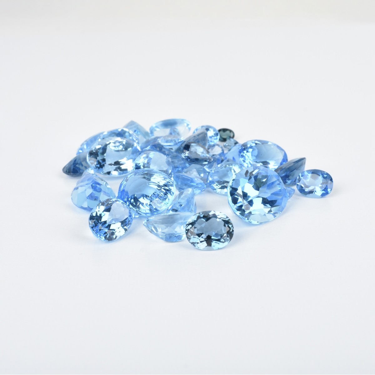 255.8ct TW Blue Topaz