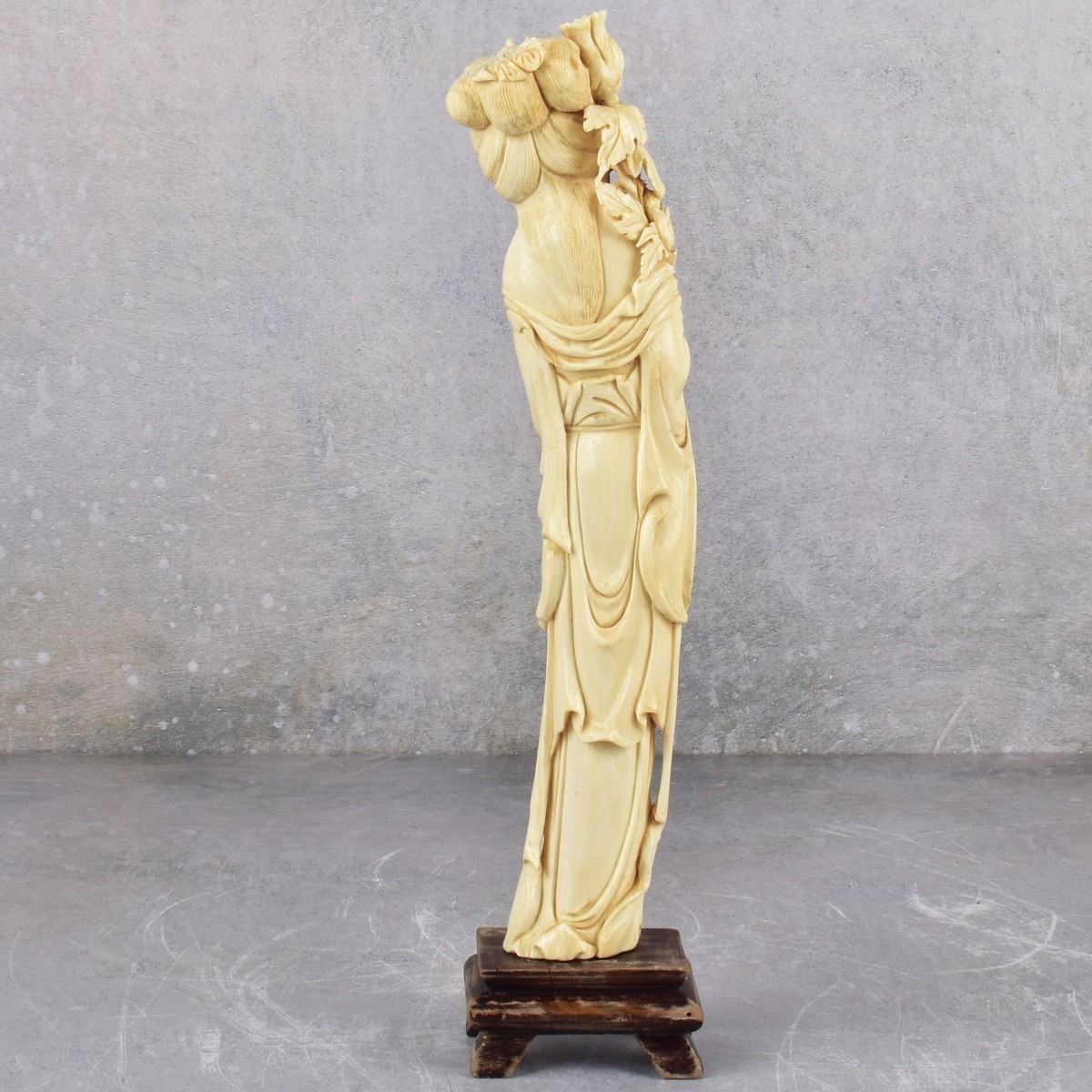 Antique Japanese Carved Figure of a Beauty