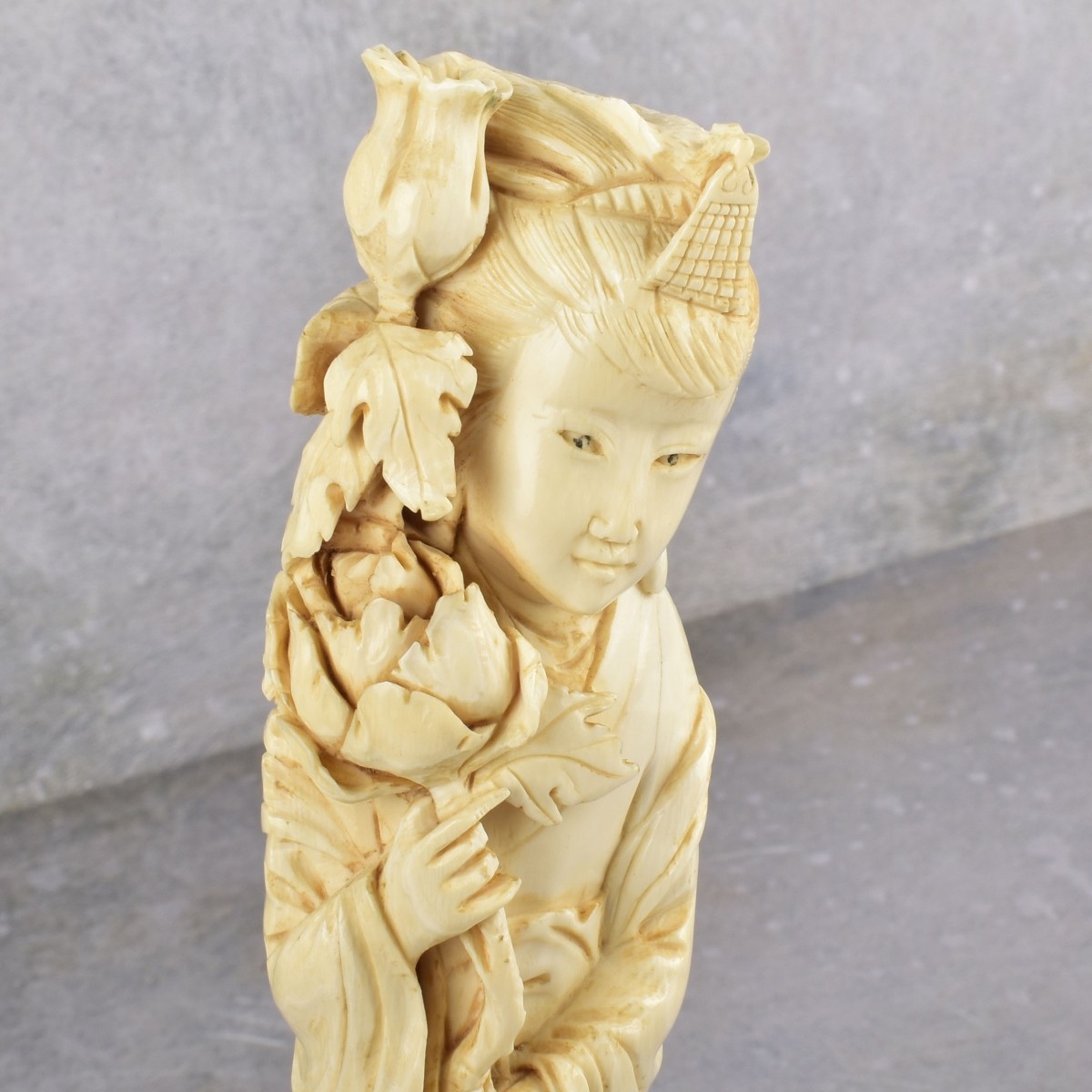 Antique Japanese Carved Figure of a Beauty