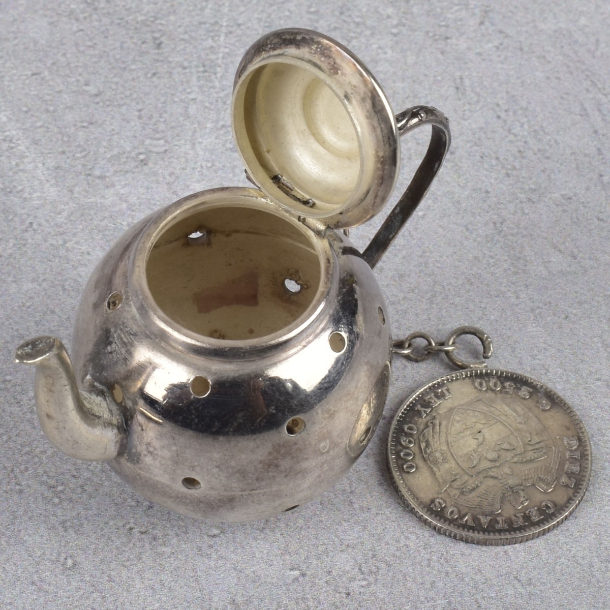 Sterling 900 Mini Tea Strainers with Saucers